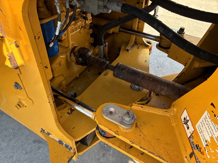 #122215-•-2019-jd-524l-#1dw524lzekf700961-image-42