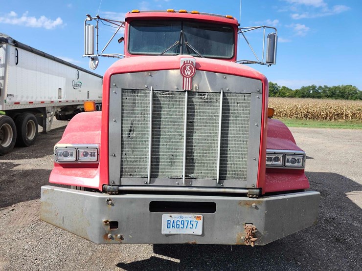 2011-kenworth-t800-image-15