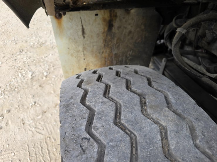 2003-peterbilt-320-image-75