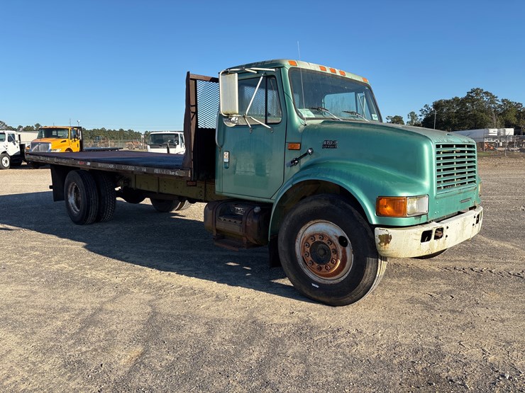 international-4700-image-3