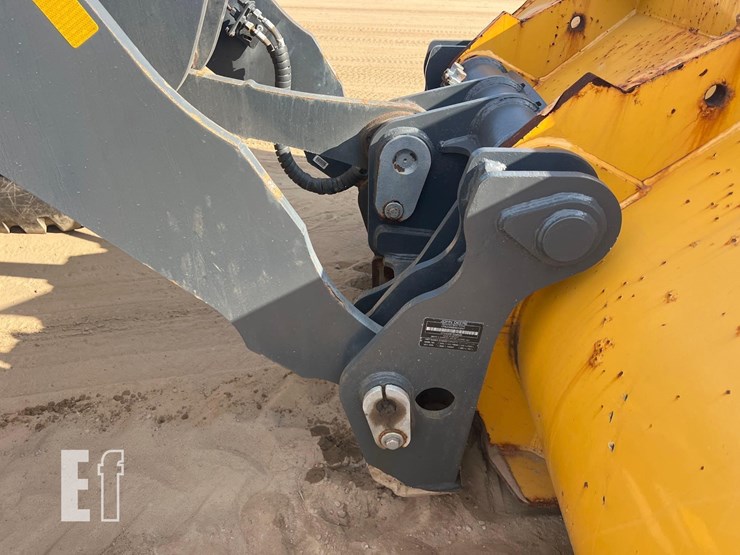 2020-deere-444l-image-13