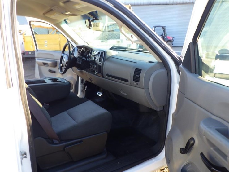 2009-chevrolet-2500hd-image-6