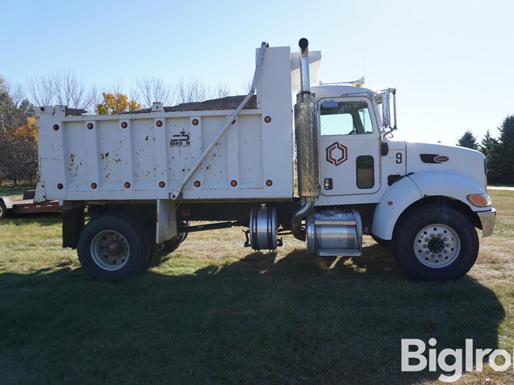 peterbilt-335-image-4