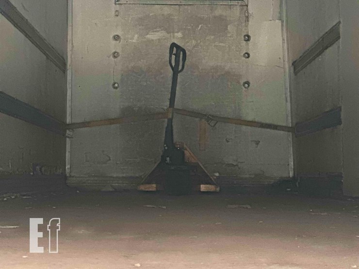 2016-freightliner-business-class-m2-106-image-8