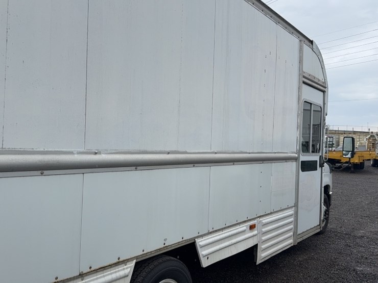 2008-ford-e350-image-6