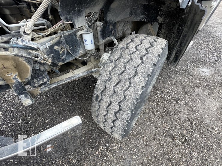 2006-sterling-l8500-image-17