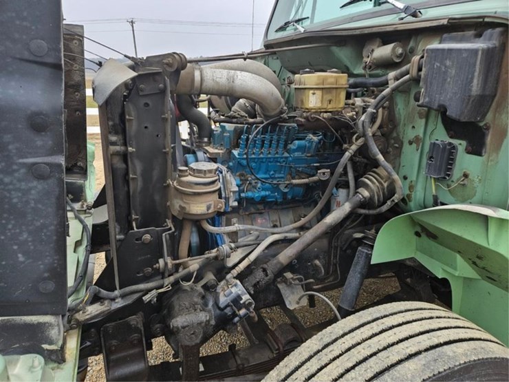 international-4900-image-24