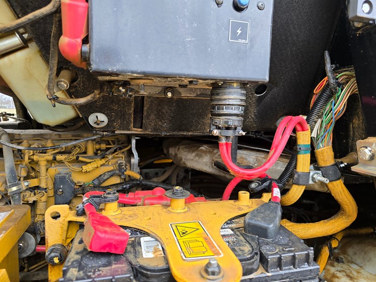 caterpillar-953d-image-99