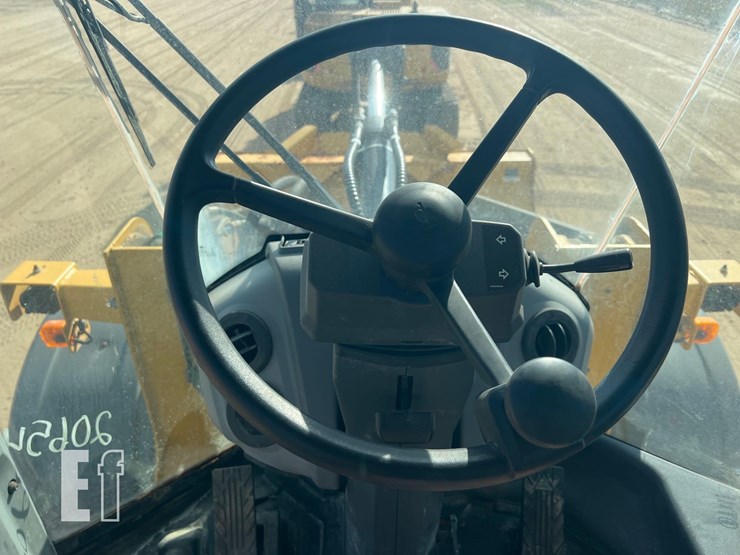 2020-deere-444l-image-28