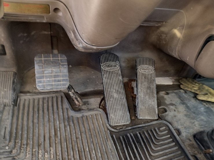 peterbilt-388-image-14