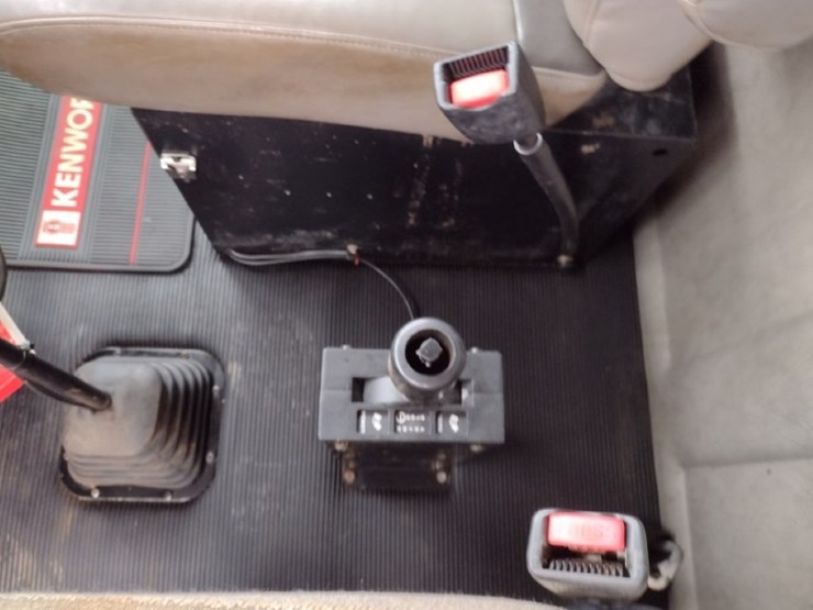 2009-kenworth-t370-image-14