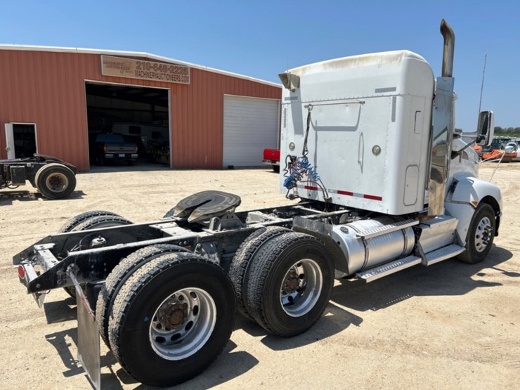 2016-kenworth-t660-image-5