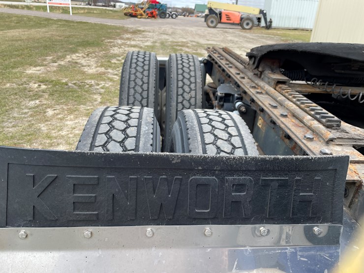 kenworth-t680-image-43