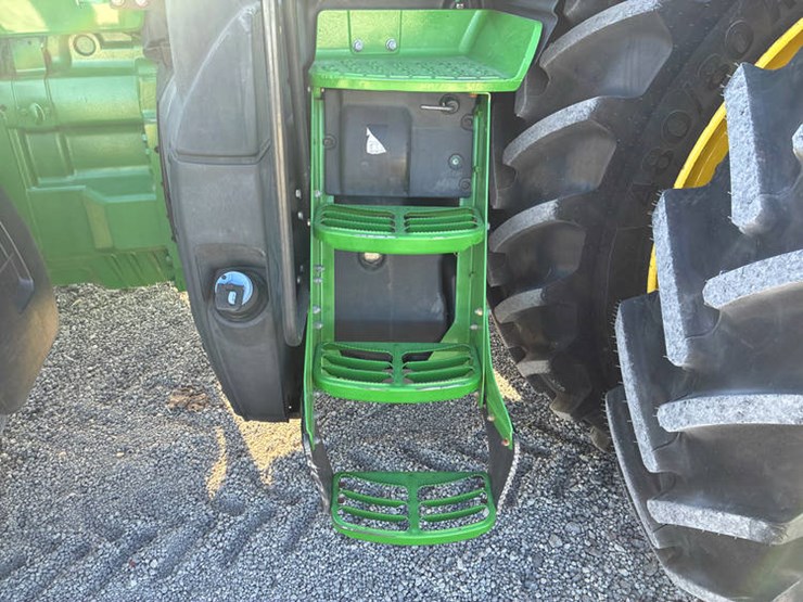 2014-john-deere-8295r-image-35