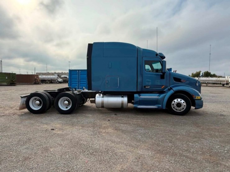 2014-peterbilt-579-image-4