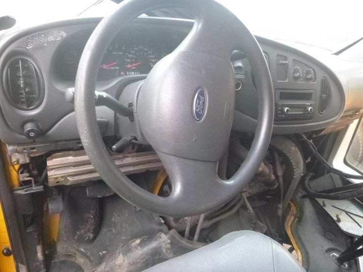 2004-ford-e450-image-13