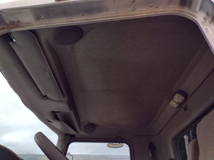 2009-kenworth-t370-image-17