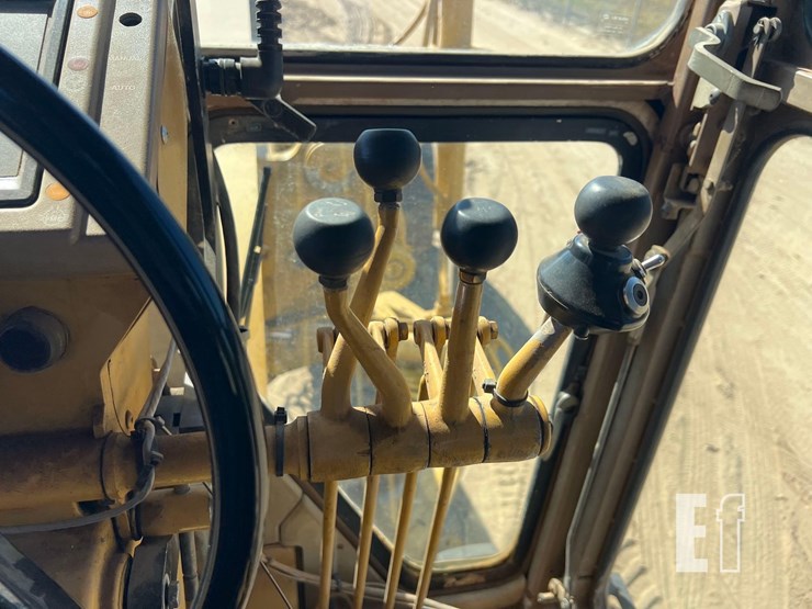 1992-caterpillar-14g-image-37