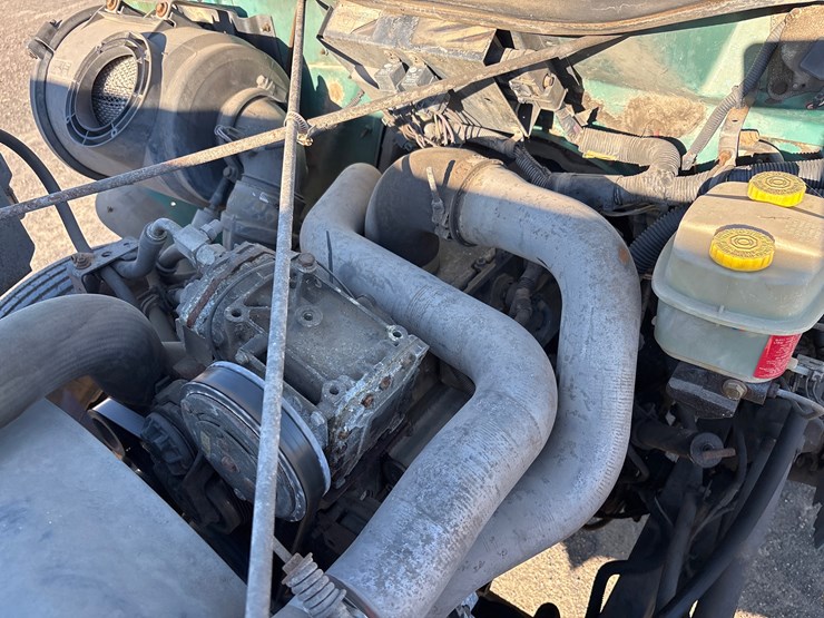 international-4700-image-18