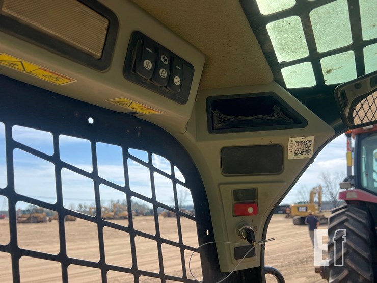 2019-caterpillar-259d-image-30