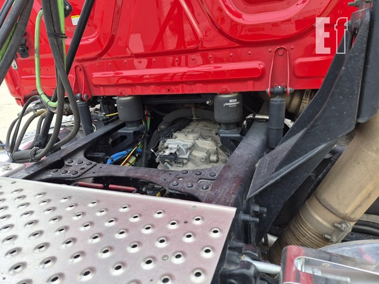 2018-freightliner-cascadia-116-image-12