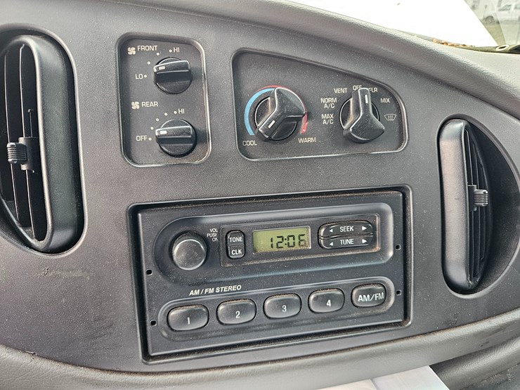 #21246-•-2007-ford-econoline-wagon-van-image-33