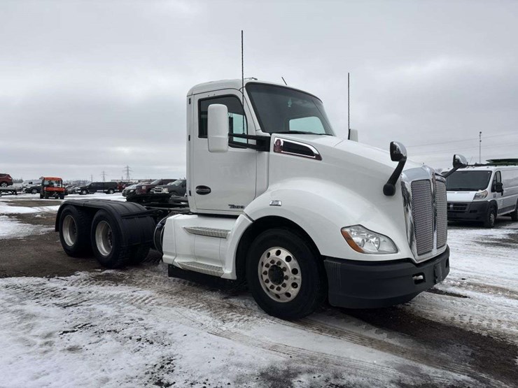 2018-kenworth-t680-image-6