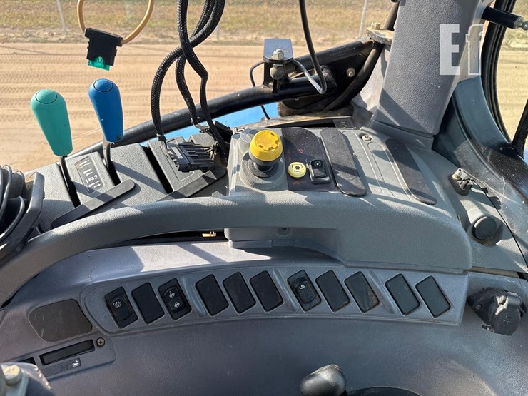 new-holland-ts115a-image-27