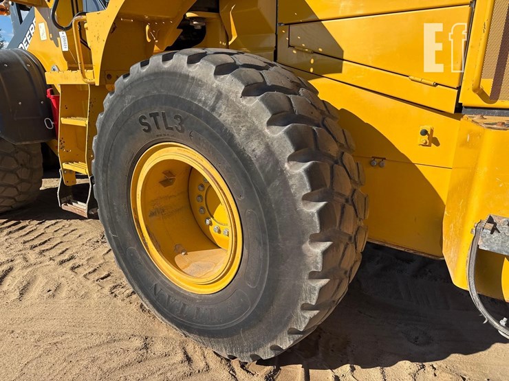 2022-deere-624-p-tier-image-9