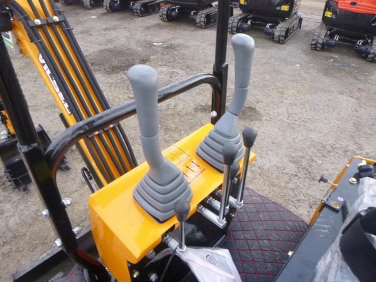 2025-vicsec-vc13-hydraulic-excavator-image-21