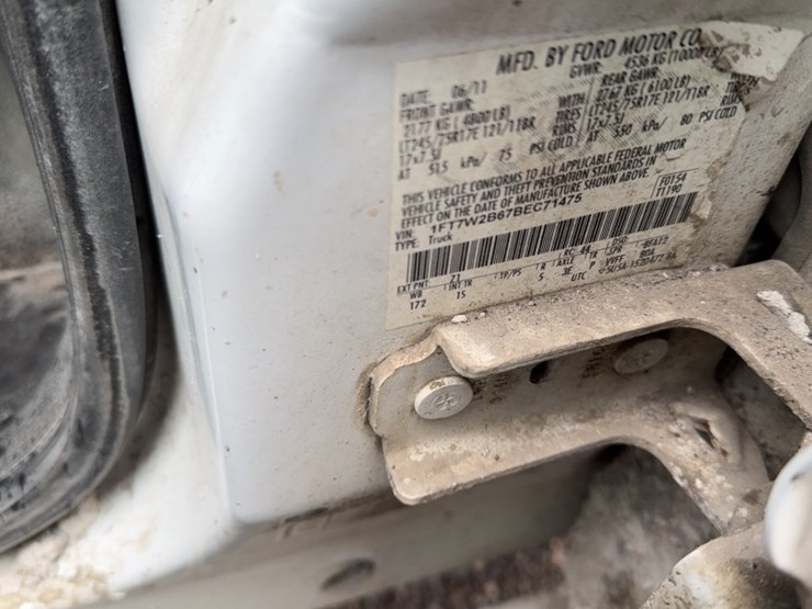 2011-ford-f250-image-18