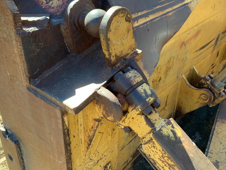 caterpillar-d6r-xl-image-15