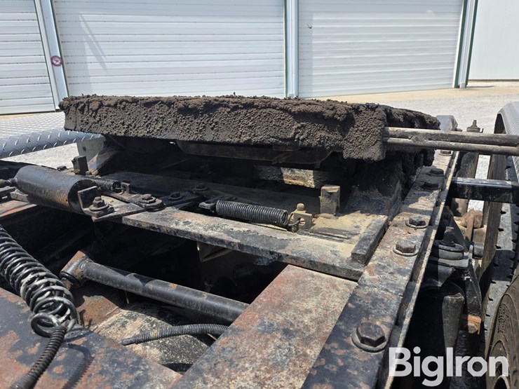 1992-freightliner-flc112-image-11