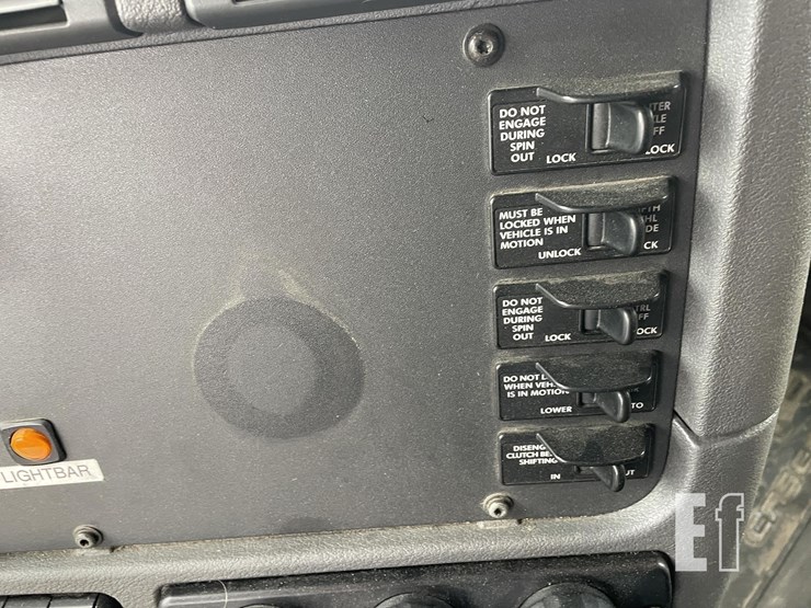 2014-freightliner-cascadia-125-image-27