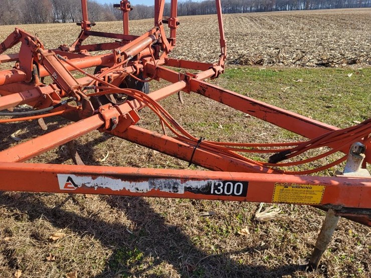 allis-chalmers-1300-field-cultivator-image-33