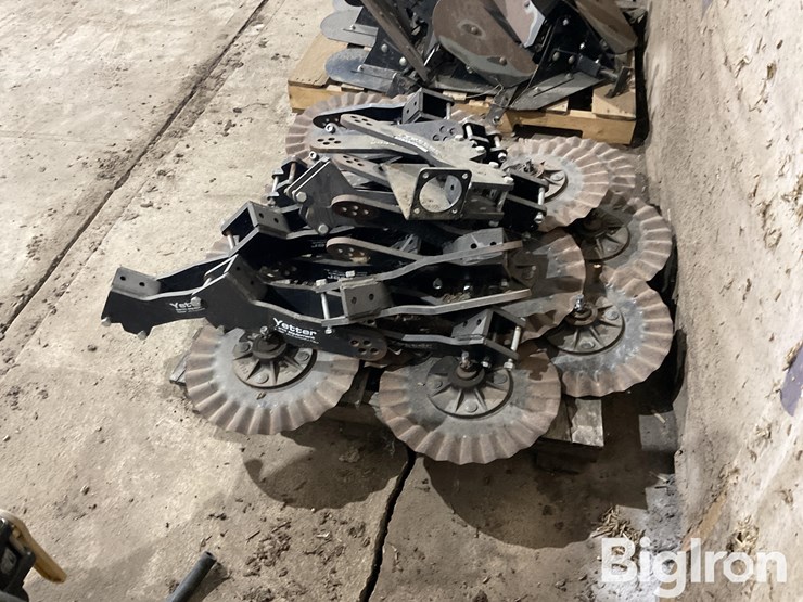 yetter-2555-no-till-coulter-attachment-image-6