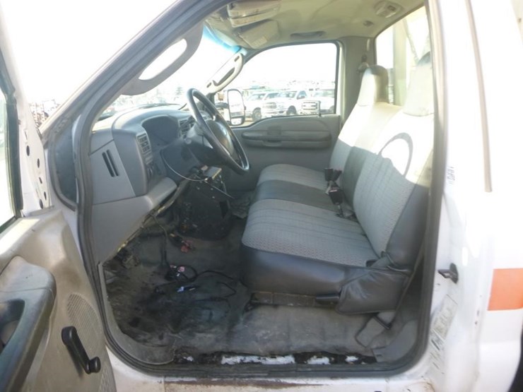 2004-ford-f450-image-11