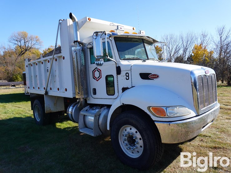 peterbilt-335-image-3