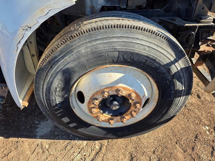 2008-ford-f650-image-12