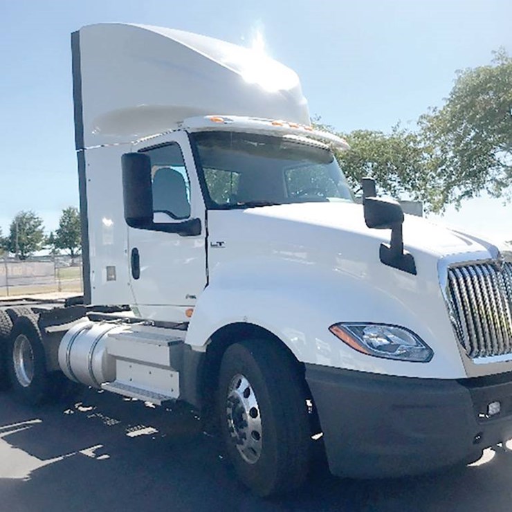 2018 INTERNATIONAL LT