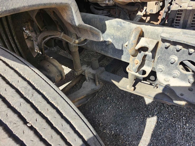 2016-freightliner-semi,-tag-#646-image-27