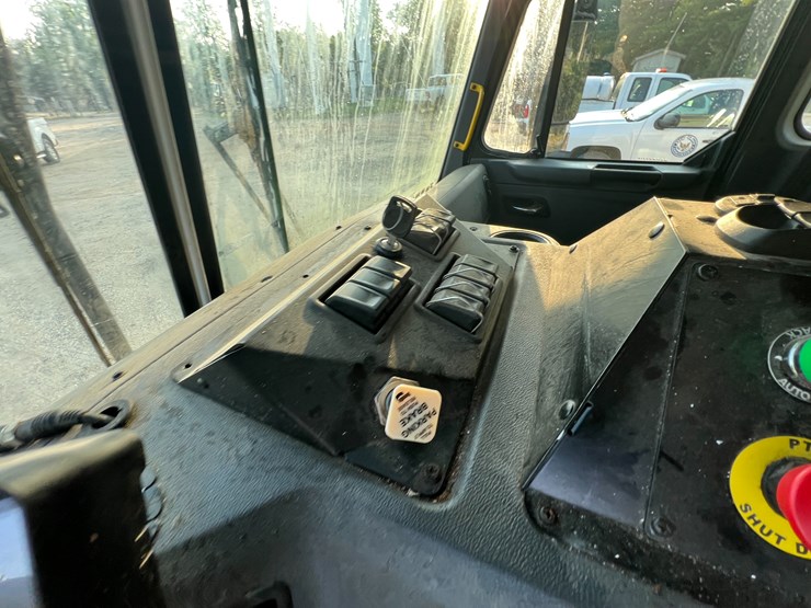 peterbilt-520-image-84