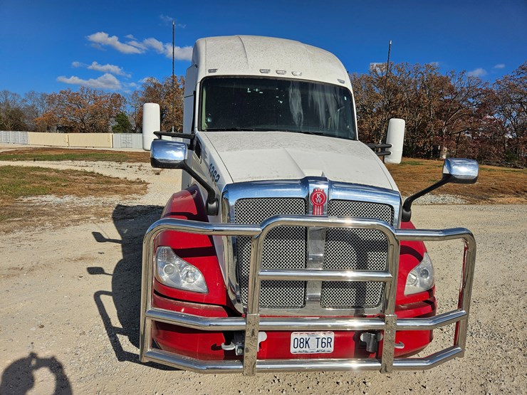 2021-kenworth-t680-image-29