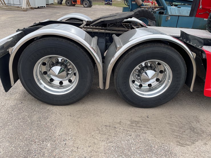 #1043-•-2009-freightliner-semi-(wi-title-in-delay)-image-92