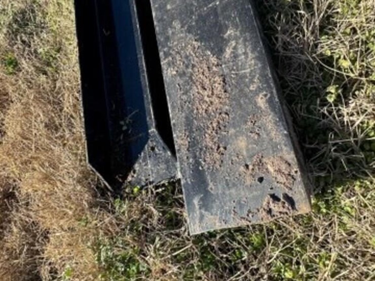 2--10'-pallet-fork-extensions-image-4