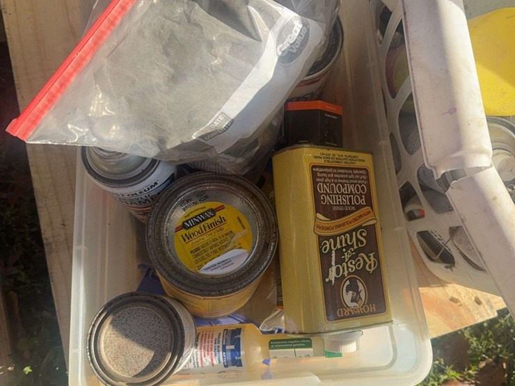 level,-wheel-chalks,-cleaning-supplies,-and-misc.-tools-image-9