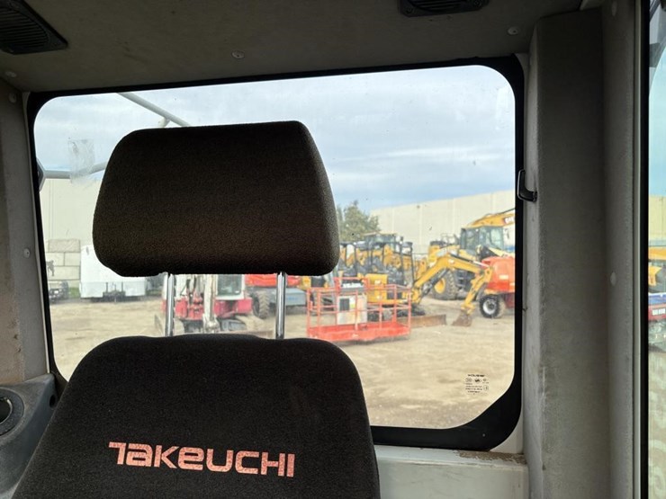 2014-takeuchi-tb290-image-43