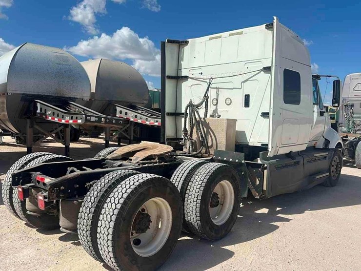 2014-international-prostar-image-7