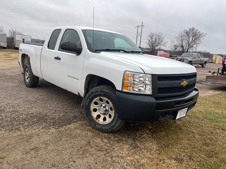 2010-chevrolet-1500-image-3