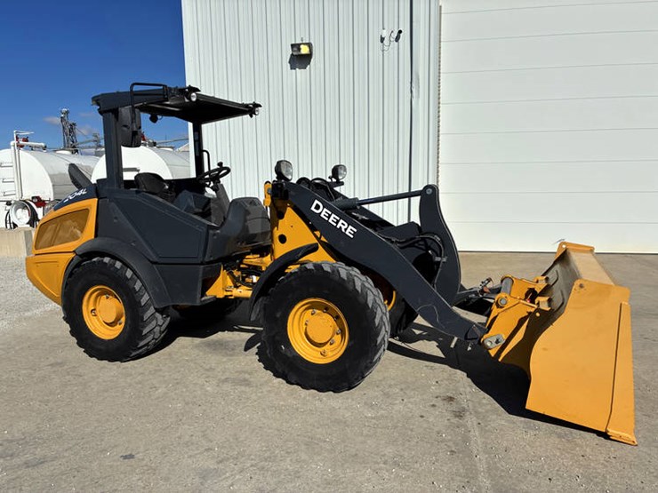 #122386-•-2022-jd-204l-#1lu204lcazb068342-image-1